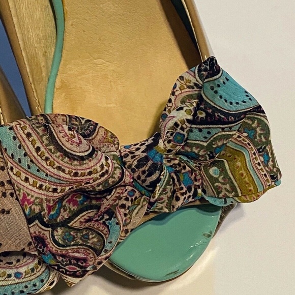 Chinese Laundry Pump Heels Beige Peep Toe Size 6 - Picture 10 of 11